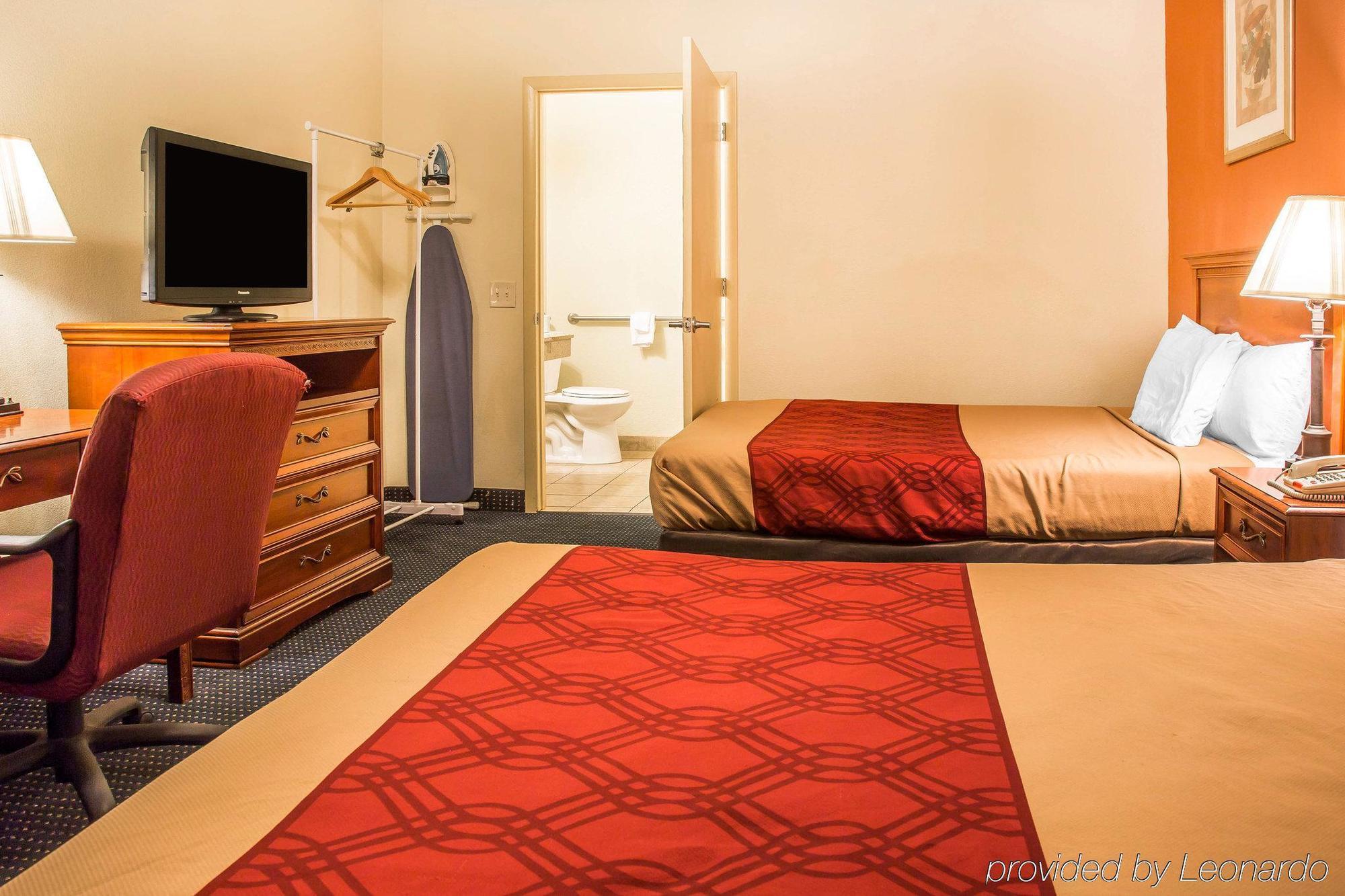 Red Carpet Inn Norwalk Zewnętrze zdjęcie