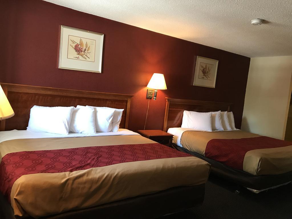 Red Carpet Inn Norwalk Zewnętrze zdjęcie