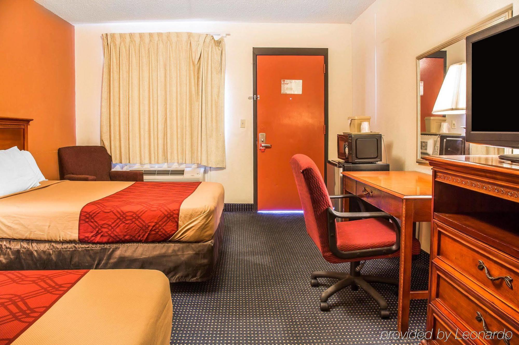 Red Carpet Inn Norwalk Zewnętrze zdjęcie