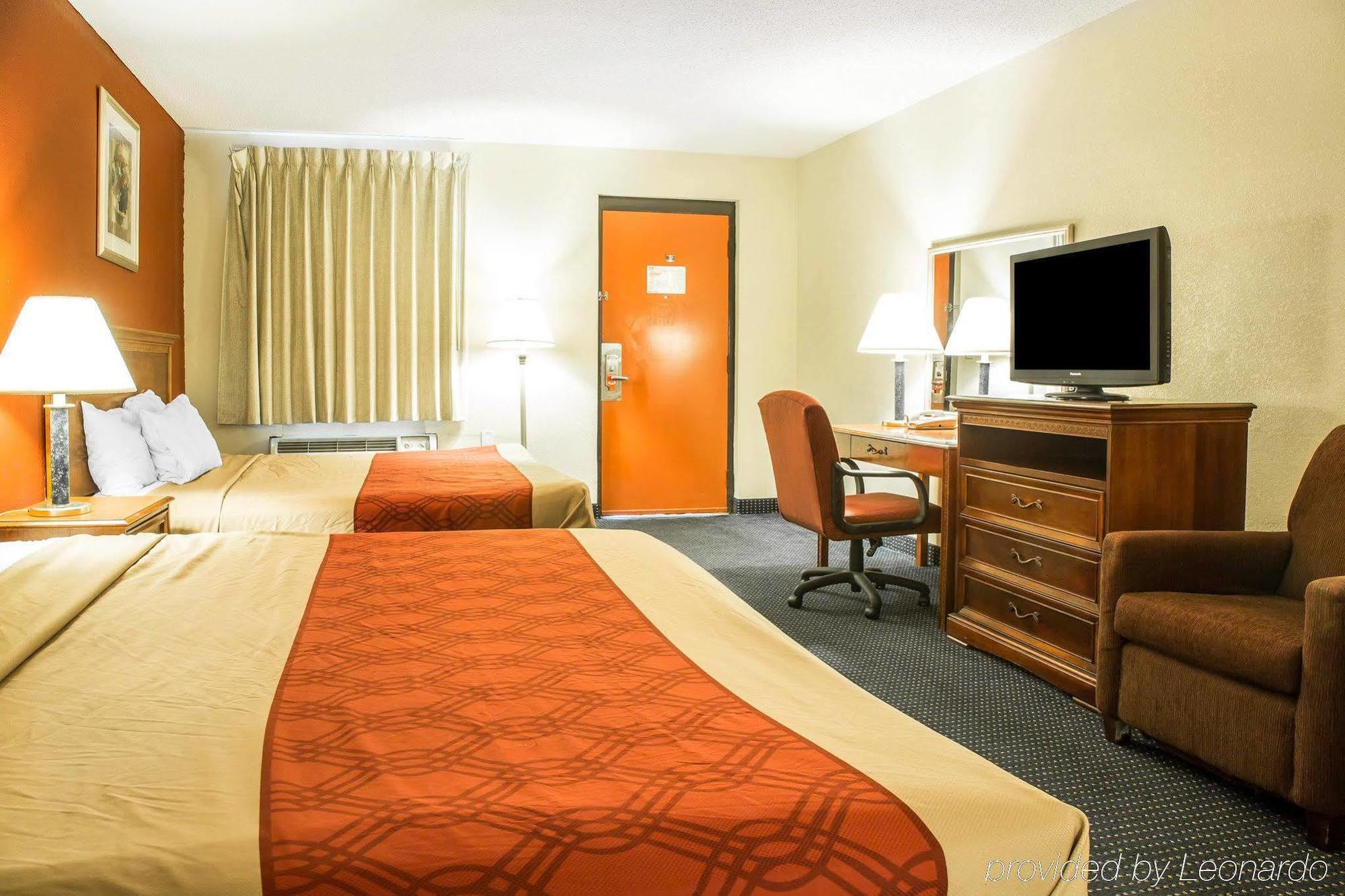 Red Carpet Inn Norwalk Zewnętrze zdjęcie