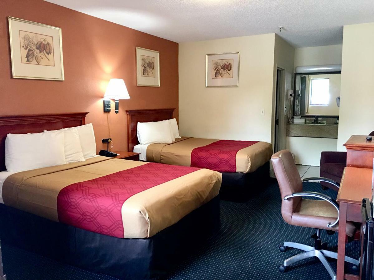 Red Carpet Inn Norwalk Zewnętrze zdjęcie