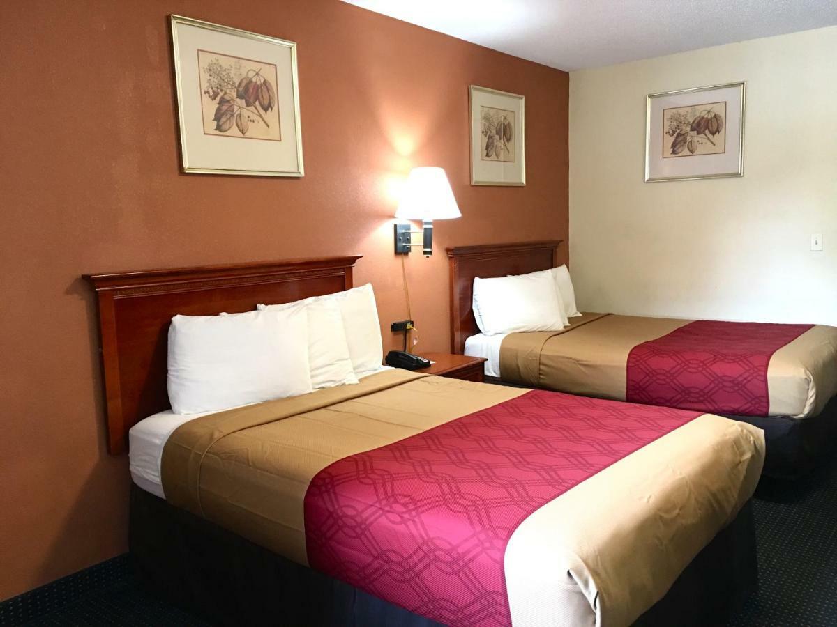 Red Carpet Inn Norwalk Zewnętrze zdjęcie