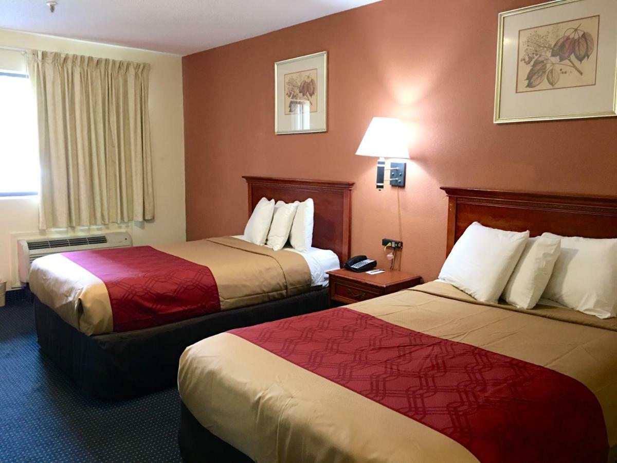 Red Carpet Inn Norwalk Zewnętrze zdjęcie